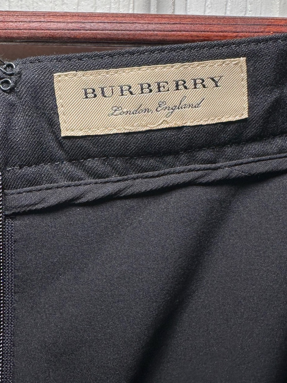 Burberry Black 100% Wool Pencil Skirt | Tailored Knee Length Fully Lined Size M - Picture 7 of 9